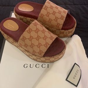 Gucci Angelina Logo Canvas Flatform Slides US 8
